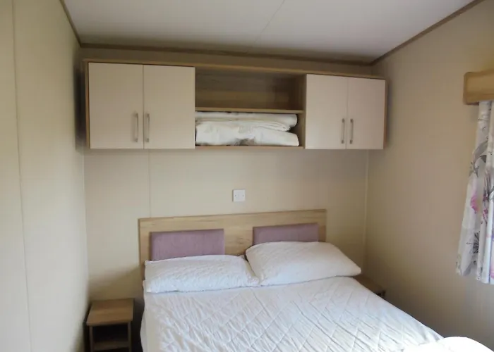 Haven Richmond : Oakley:- 6 Berth Central Heated