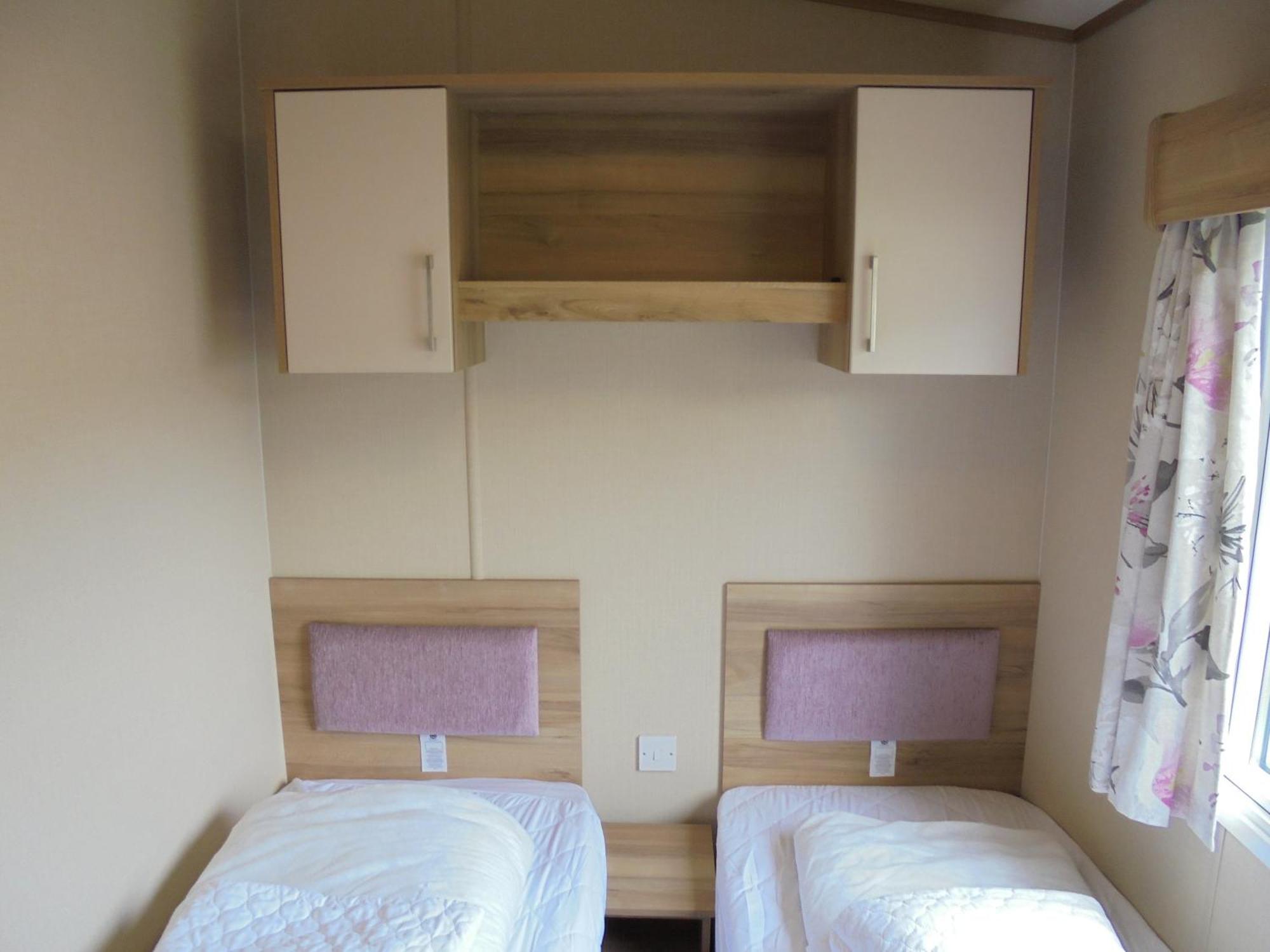 Haven Richmond : Oakley:- 6 Berth Heated *